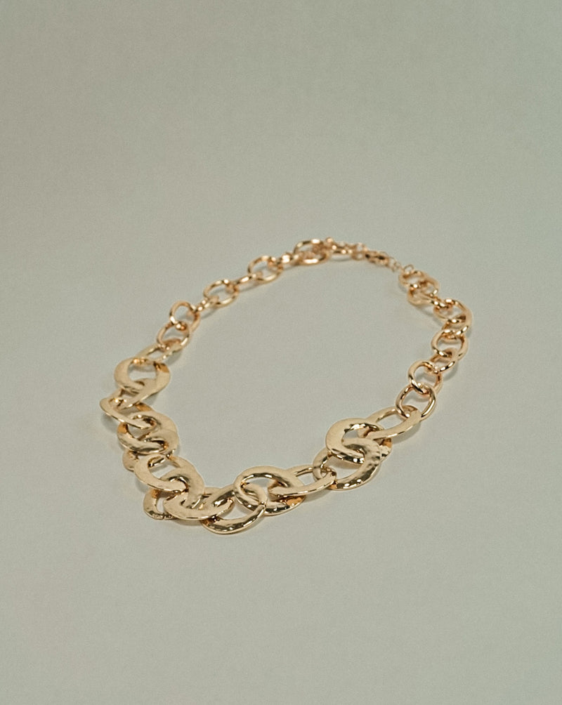 Adira loop chain necklace